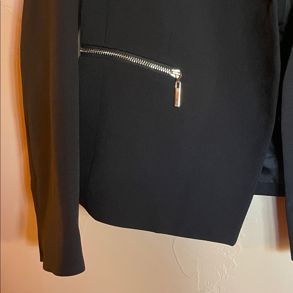 Evan Picone Elegant Black Blazer with Silver Zipper Details - Picture 3 of 5